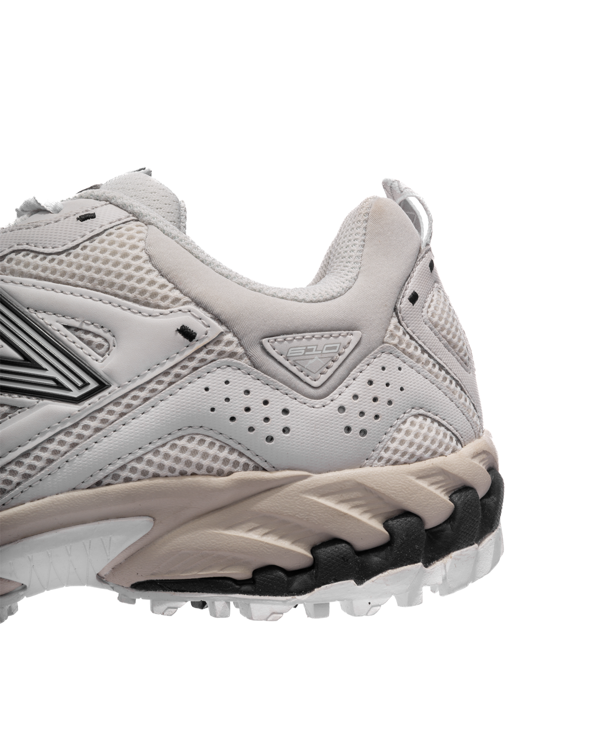 610T Nimbus Cloud/White/Black